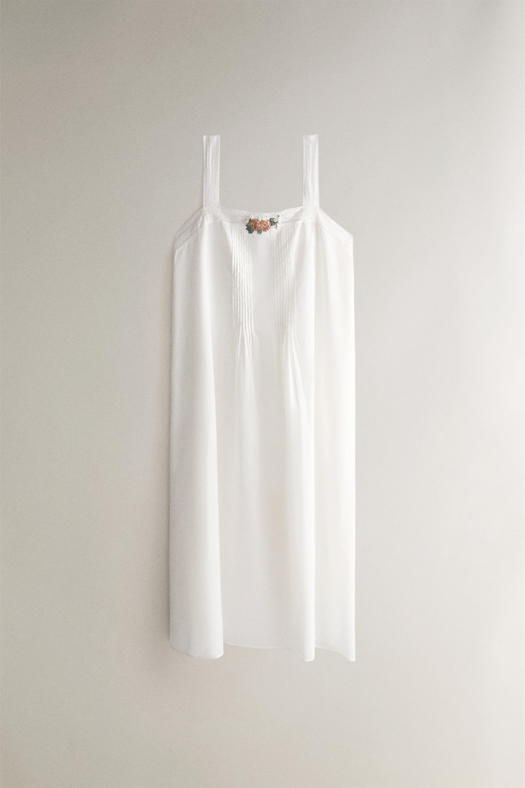 COTTON PINTUCK FLORAL NIGHTGOWN
